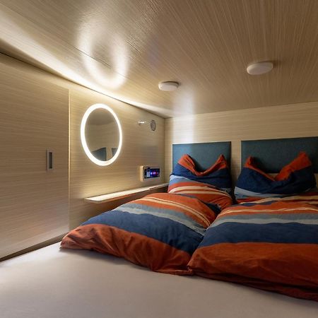 Mue Cubes - Capsule Hotel Basel Eksteriør bilde