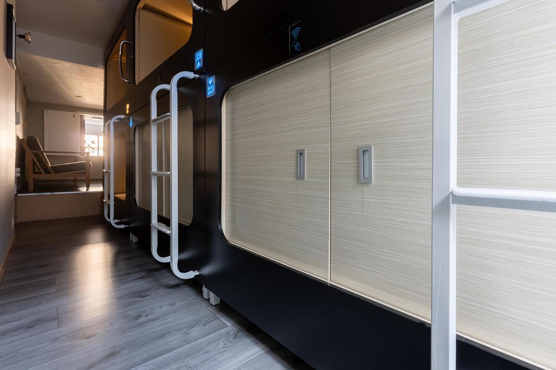 Mue Cubes - Capsule Hotel Basel Eksteriør bilde