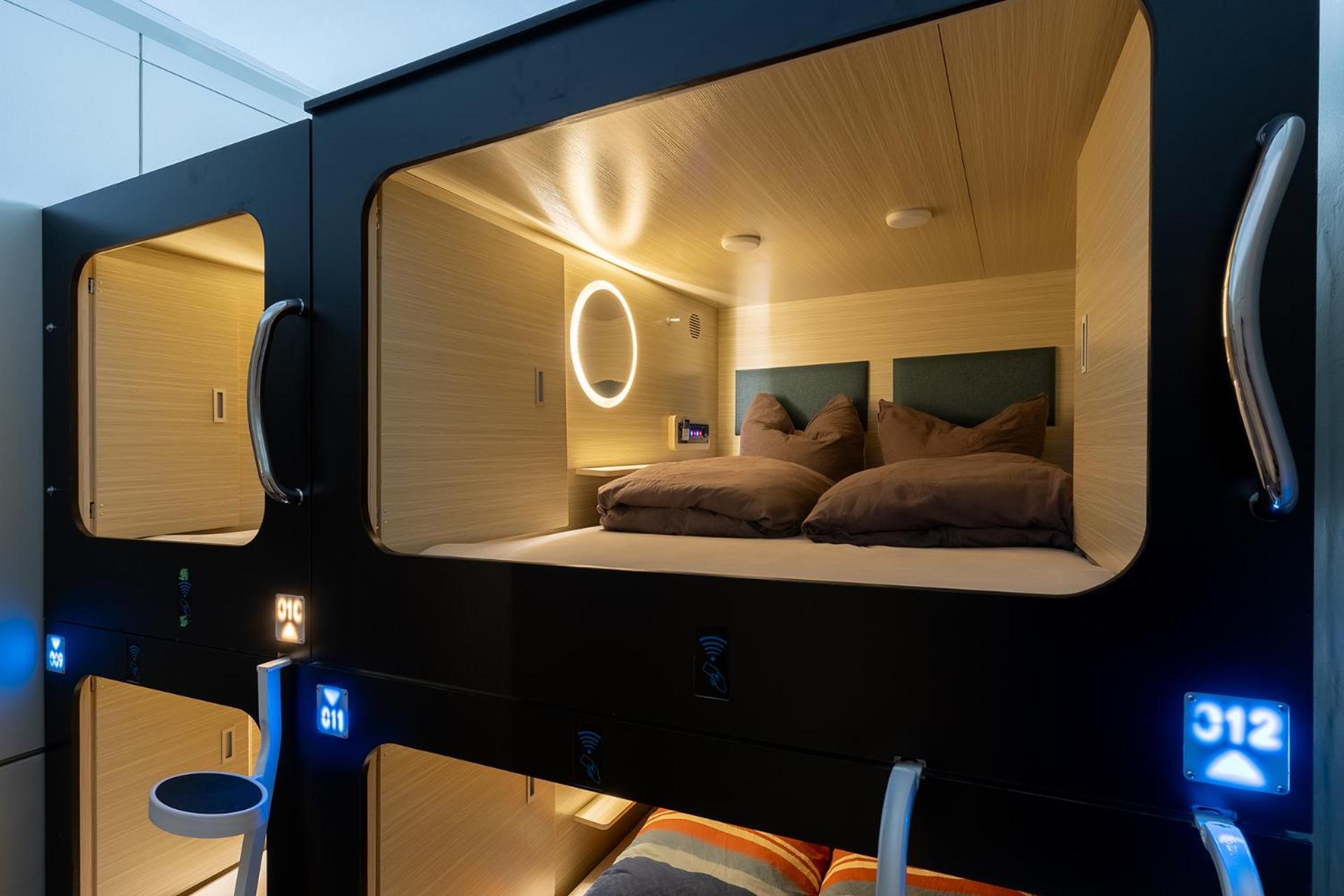 Mue Cubes - Capsule Hotel Basel Eksteriør bilde