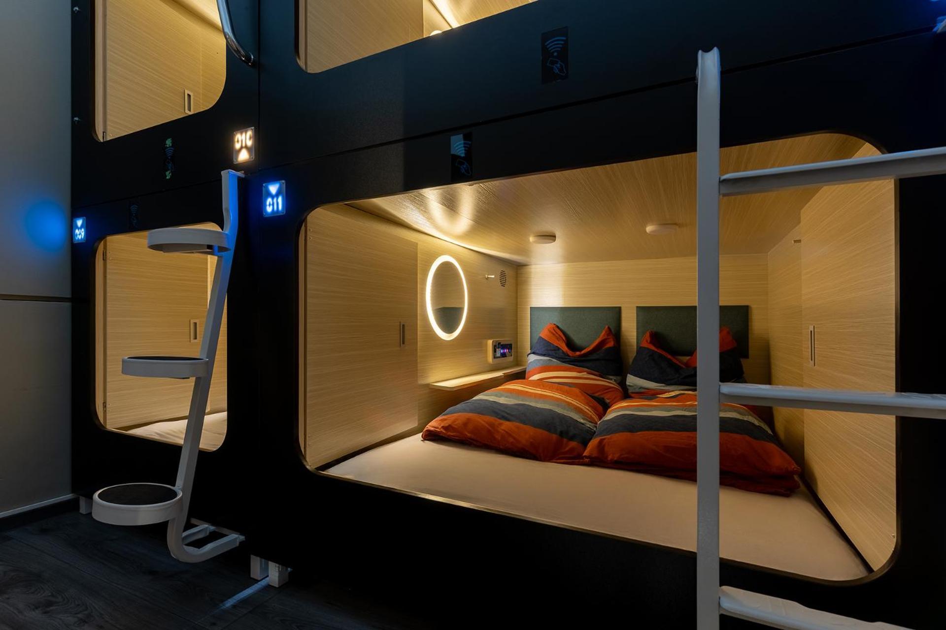 Mue Cubes - Capsule Hotel Basel Eksteriør bilde