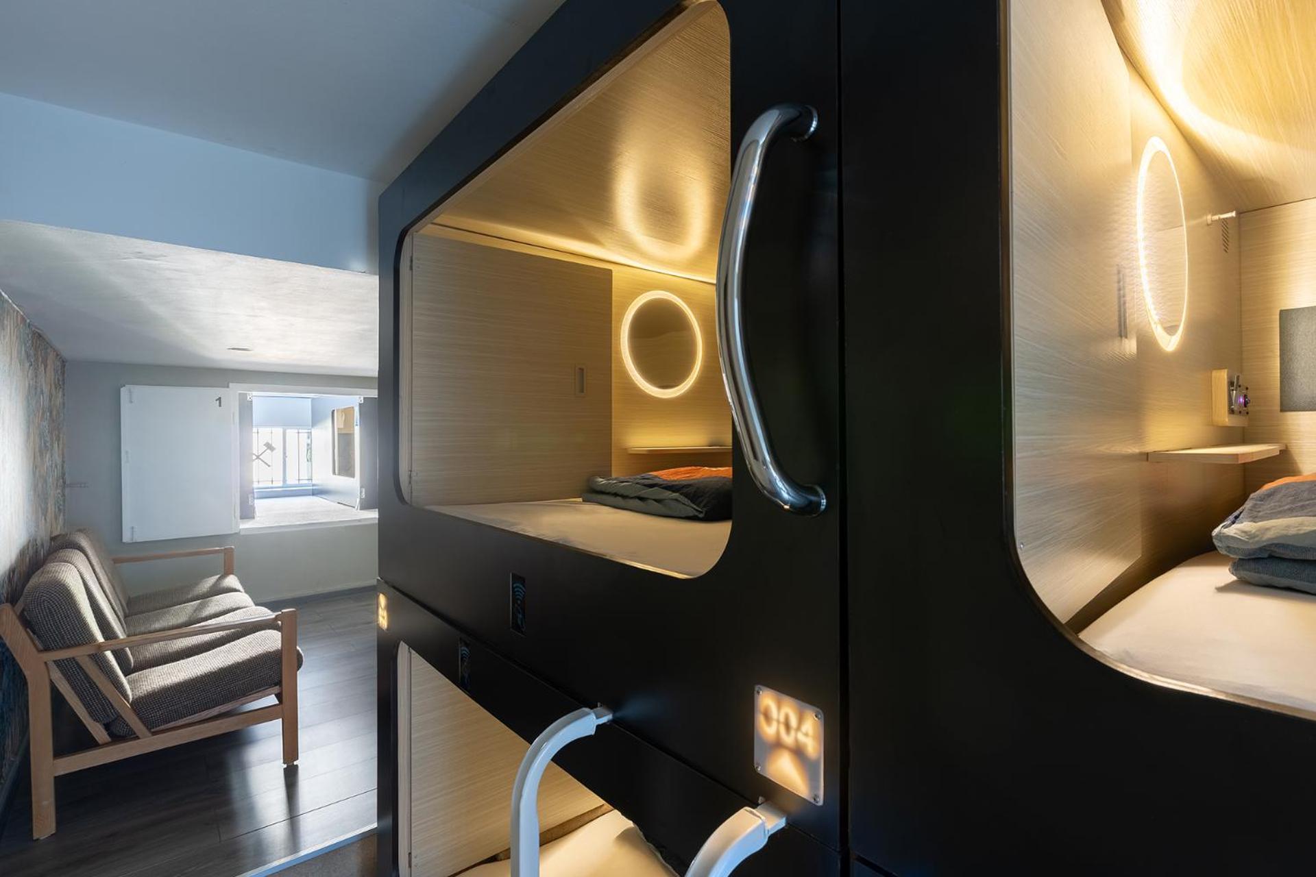 Mue Cubes - Capsule Hotel Basel Eksteriør bilde
