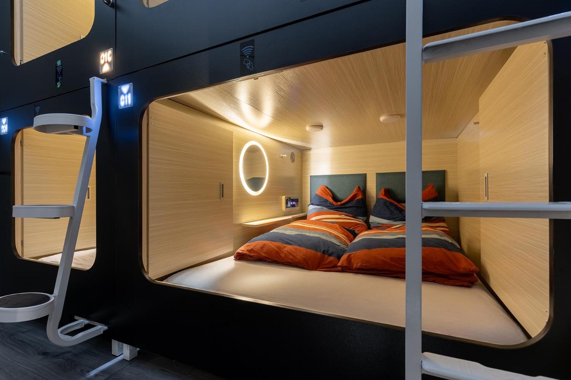 Mue Cubes - Capsule Hotel Basel Eksteriør bilde