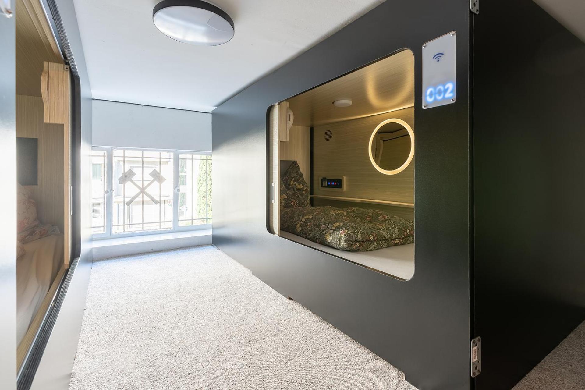 Mue Cubes - Capsule Hotel Basel Eksteriør bilde